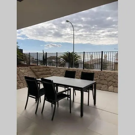 Luxury - 4 Bedrooms, 5 Bathrooms Vila Costa Adeje (Tenerife)